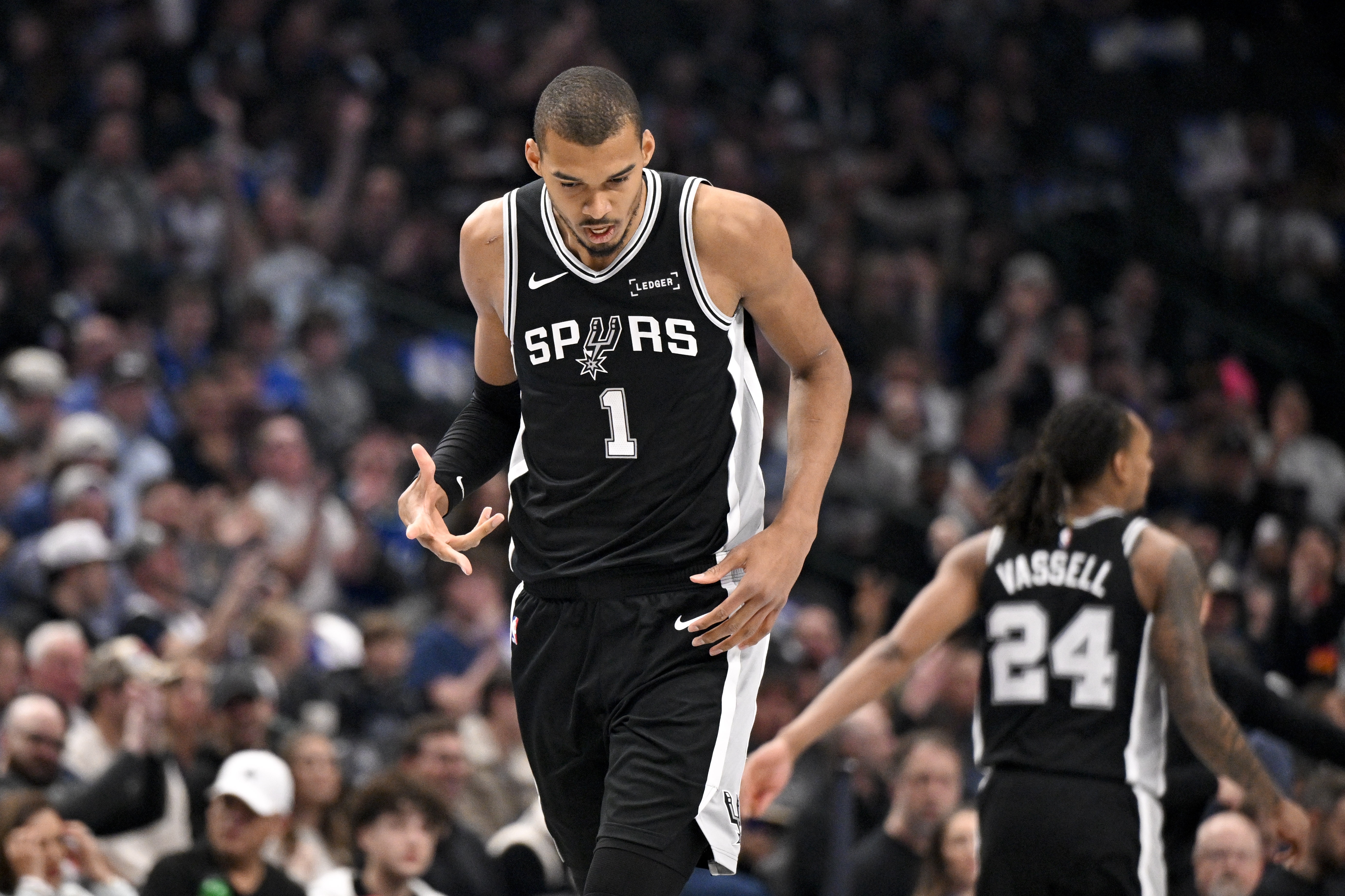 开云体育官网-文班亚马：弗拉格攻防两端都极具影响力 防他并不容易