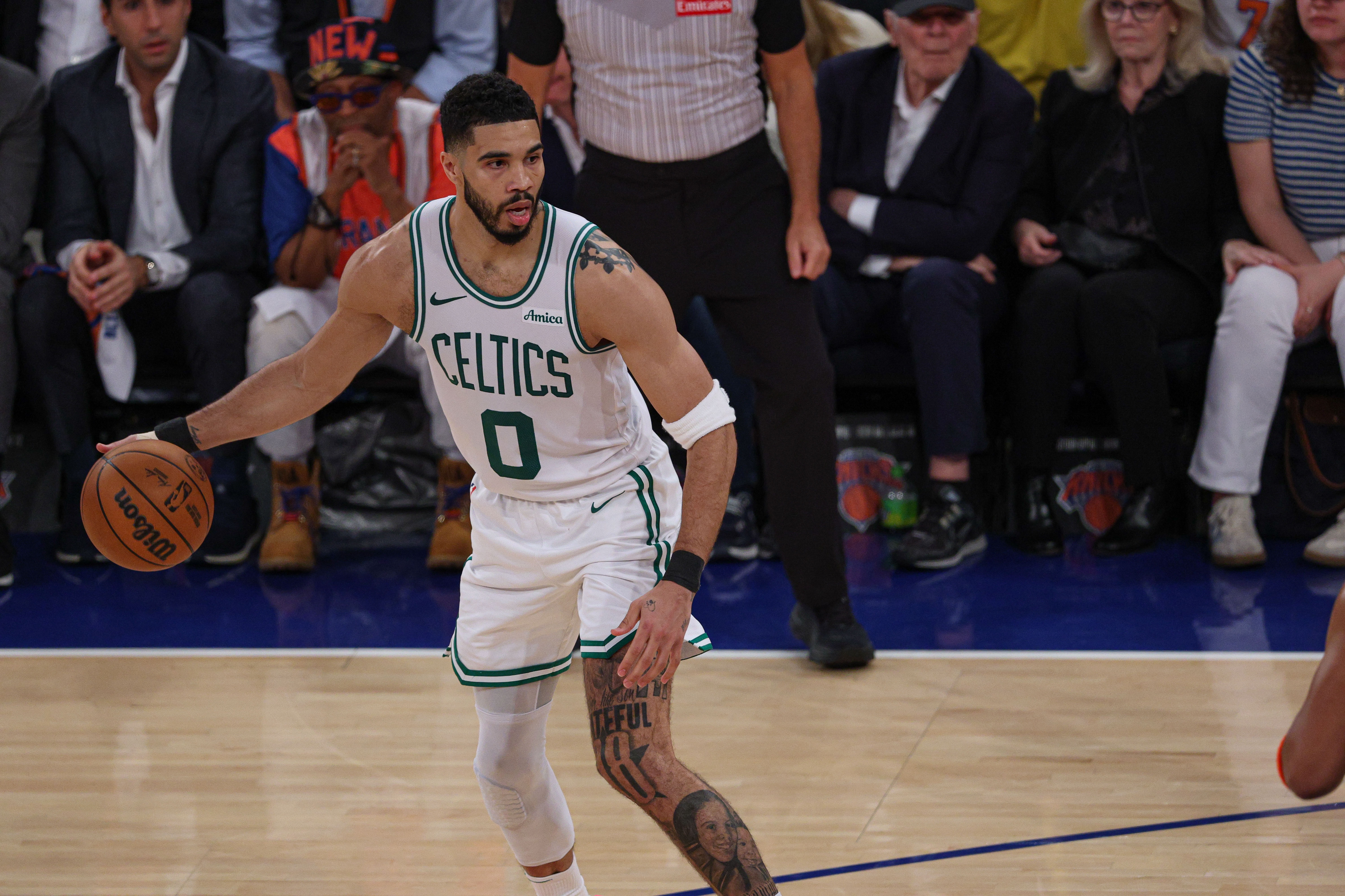 开云-塔图姆谈出场时间：我当然可以打得更久 但我明白要以大局为重